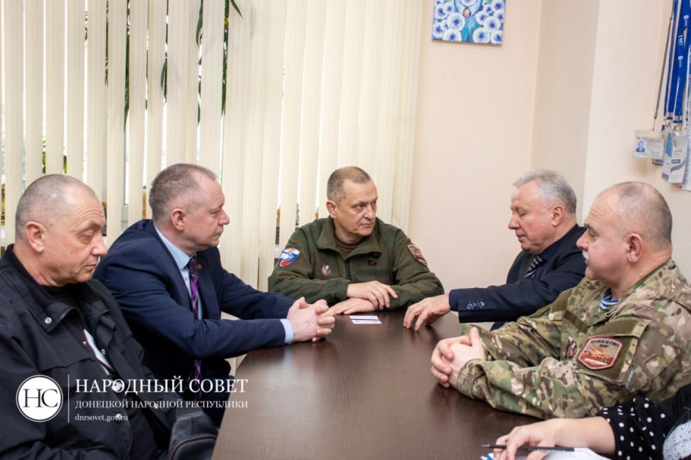 Депутаты встретились с делегацией из Санкт-Петербурга