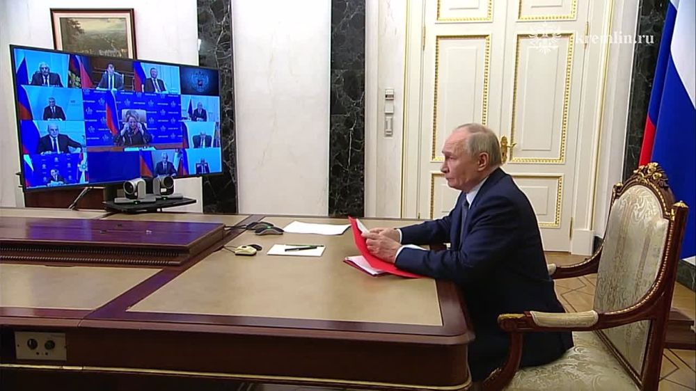 Президент обсудил с постоянными членами Совета Безопасности меры по повышению эффективности профилактики правонарушений среди отдельных категорий граждан