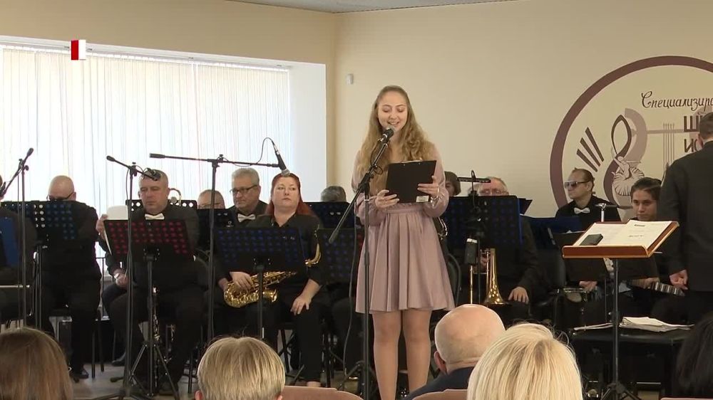 В Мариупольской школе искусств отметили день работника культуры