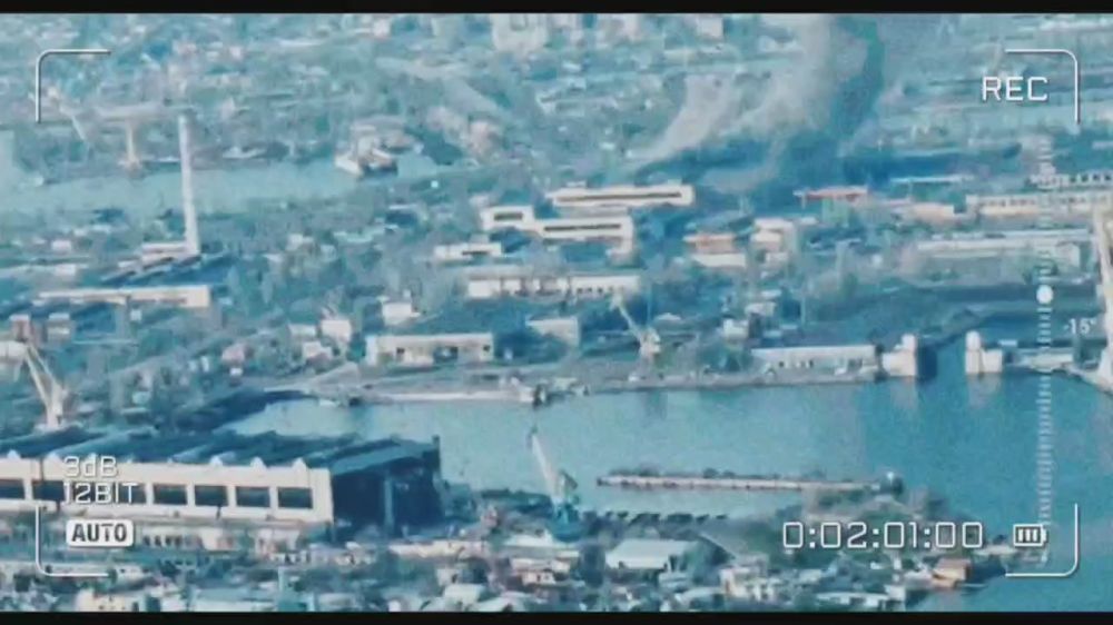 Два майора: Херсонское направление. Ещё кадры удара авиабомбами ФАБ-500 с УМПК по портовой территории о. Корабел