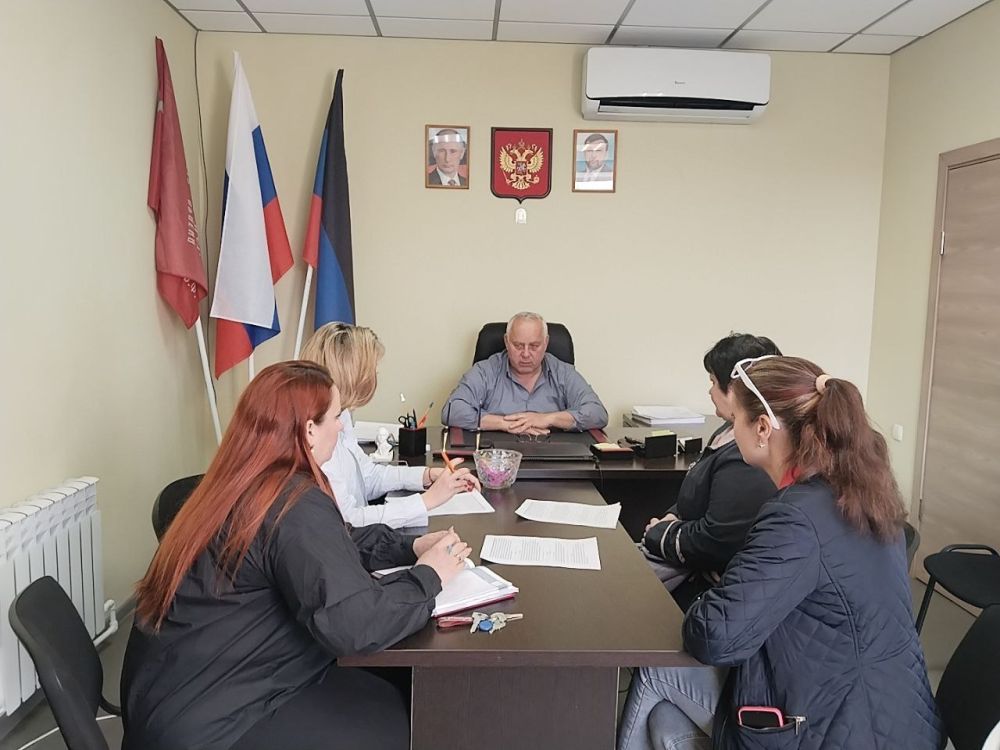 Сегодня в Управе Ильичевского внутригородского района города Мариуполь состоялась встреча с инициативной группой граждан Ильичевского района по вопросу формирования территориального общественного самоуправления