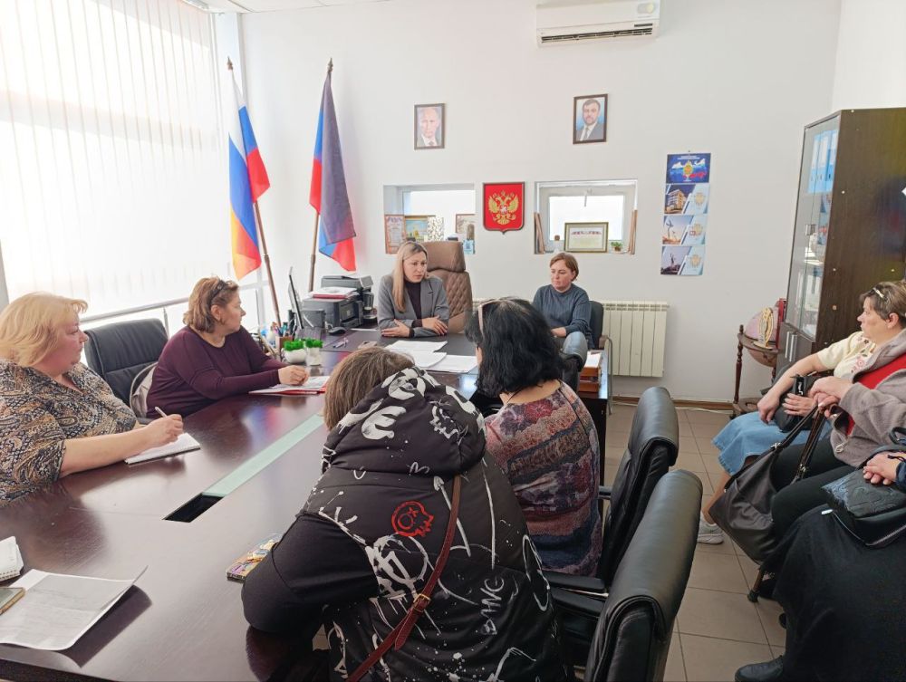 Состоялась встреча руководства Управы Жовтневого района с жителями и представителем "МУП Мариупольжилкомплекс" Состоялась встреча руководства Управы Жовтневого района с жителями и представителем "МУП Мариупольжилкомплекс"