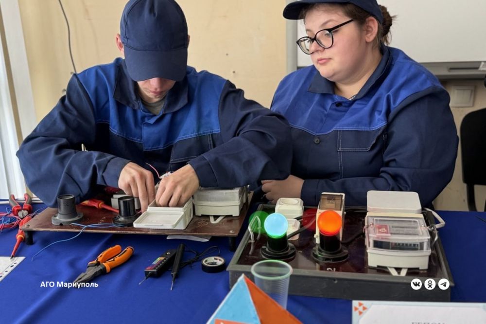 В Мариуполе прошёл региональный этап Всероссийской ярмарки трудоустройства «Работа России. Время возможностей» и Фестиваль профессий В Мариуполе прошёл региональный этап Всероссийской ярмарки трудоустройства «Работа России. Время возможностей» и Фестиваль профессий