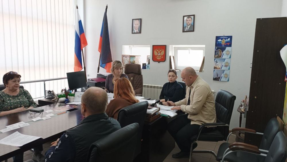 Заседание комиссии по делам несовершеннолетних