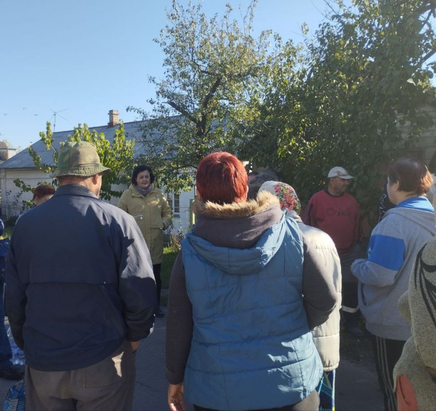 Заведующий Старокрымским территориальным сектором Администрации городского округа Мариуполь Цымбой Элла Федоровна провела встречу с жителями