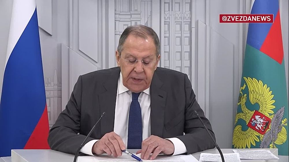 Вопрос о принадлежности Крыма решен, Россия не ведет переговоры о целостности своей территории, Трамп это понимает, заявил Сергей Лавров