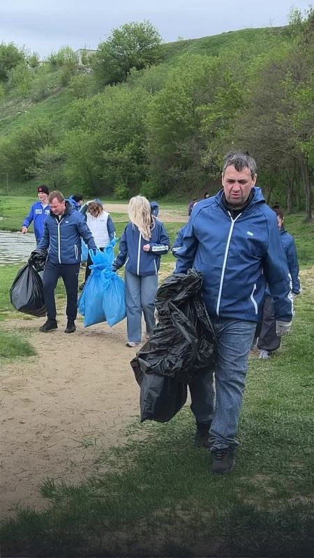 Города преображаются: десятки тысяч активистов Единой России вышли на субботник