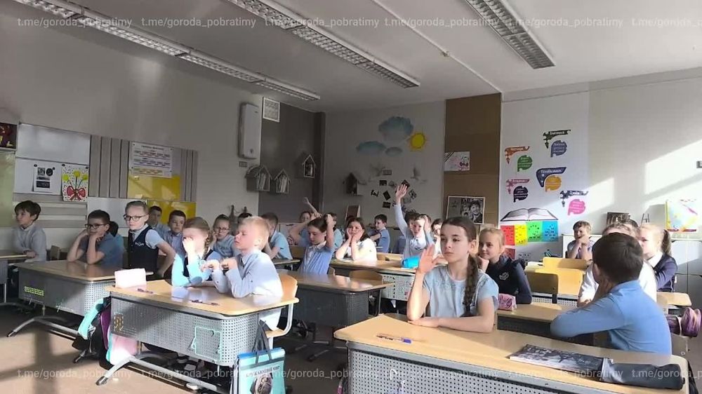 Школы Петербурга и Мариуполя продолжают развивать сотрудничество