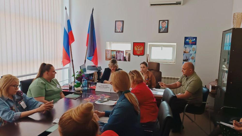 Заседание Комиссии по делам несовершеннолетних и защите их прав