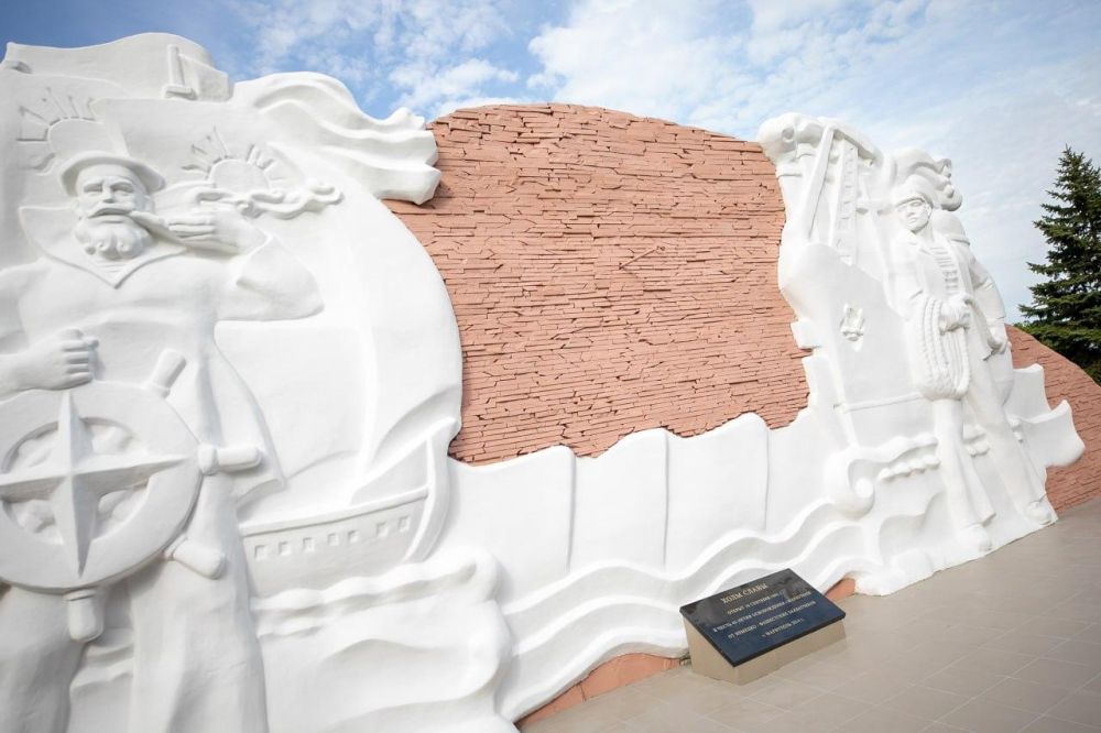 К 80-летию Победы ФРТ отреставрировал мемориал защитникам Родины на Холме Славы в Мариуполе