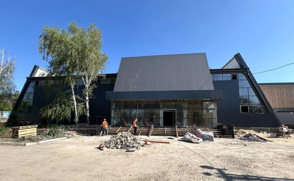 В здании физкультурно-оздоровительного комплекса Мариуполя начались внутренние работы