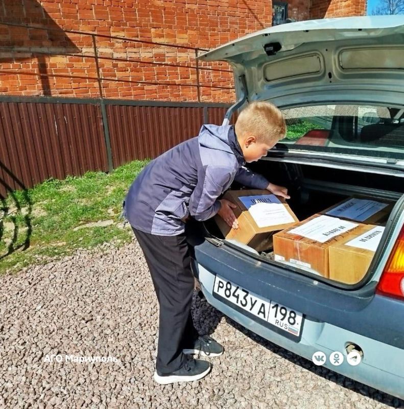 Шлиссельбург и Кировск пополнили библиотечный фонд Мариуполя