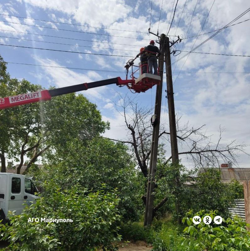 «Мариупольгорсвет» обследовал электроопоры в Ильичевском районе