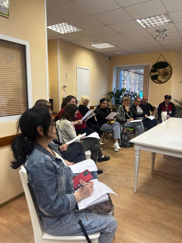 Наши педагоги приехали повышать квалификацию в Петербург Наши педагоги приехали повышать квалификацию в Петербург