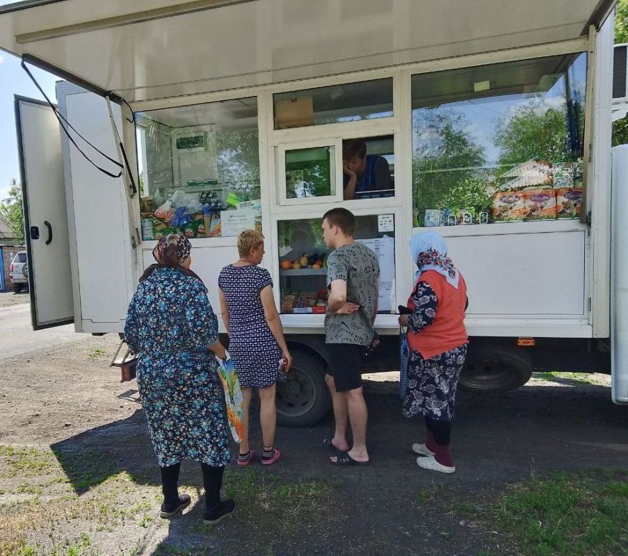 С 4 по 6 июня 2025 года осуществлена выездная торговля с использованием автомагазинов в населенных пунктах городских округов Донецк, Докучаевск, Горловка, Макеевка, Мариуполь, Харцызск, на территории г С 4 по 6 июня 2025 года осуществлена выездная торговля с использованием автомагазинов в населенных пунктах городских округов Донецк, Докучаевск, Горловка, Макеевка, Мариуполь, Харцызск, на территории г