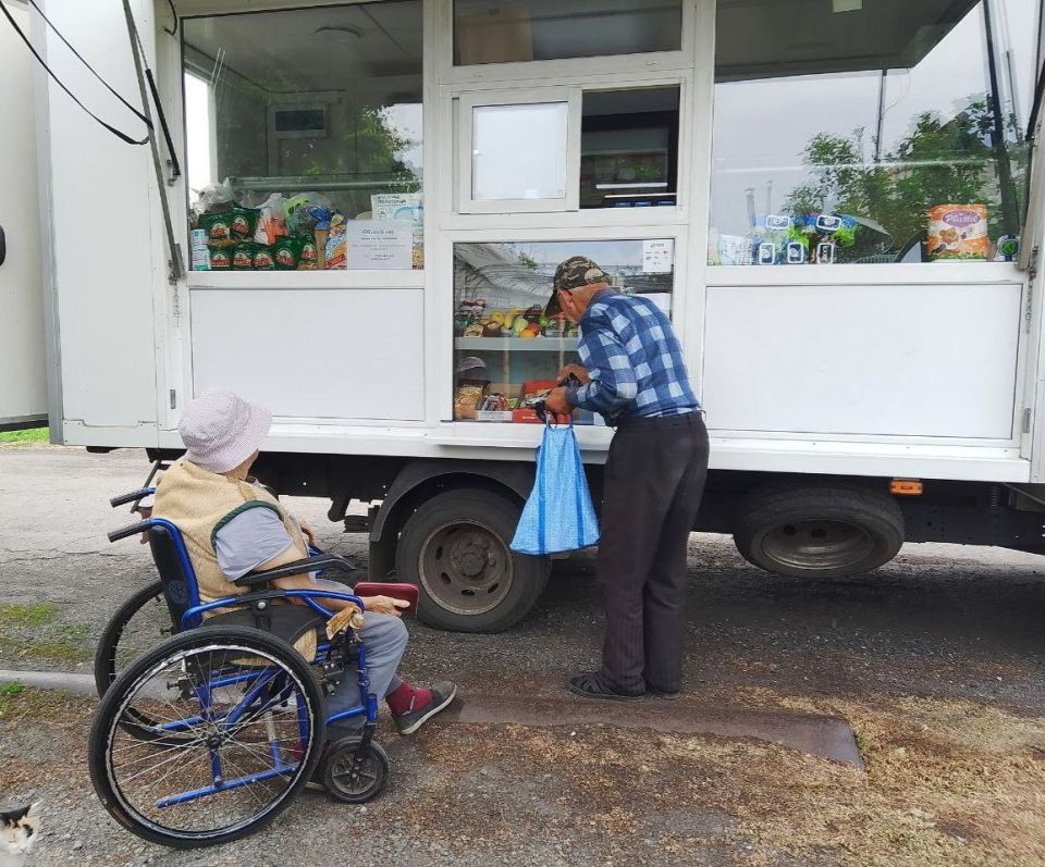 С 4 по 6 июня 2025 года осуществлена выездная торговля с использованием автомагазинов в населенных пунктах городских округов Донецк, Докучаевск, Горловка, Макеевка, Мариуполь, Харцызск, на территории г С 4 по 6 июня 2025 года осуществлена выездная торговля с использованием автомагазинов в населенных пунктах городских округов Донецк, Докучаевск, Горловка, Макеевка, Мариуполь, Харцызск, на территории г