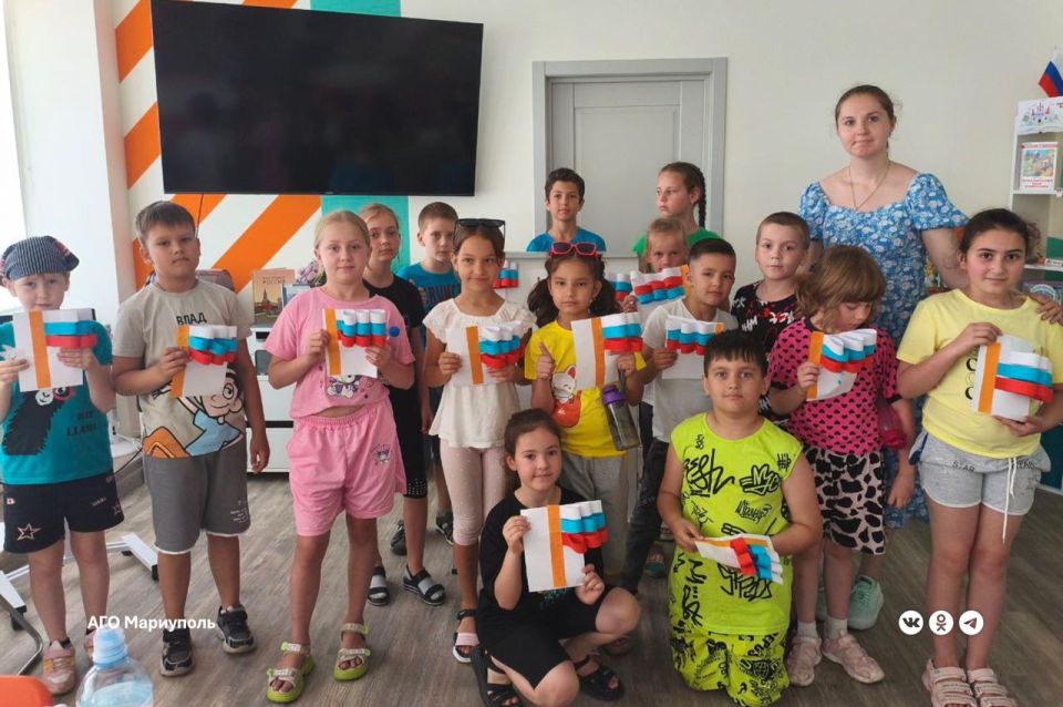 Мариупольские школьники познакомились с чудесами Великой России Мариупольские школьники познакомились с чудесами Великой России