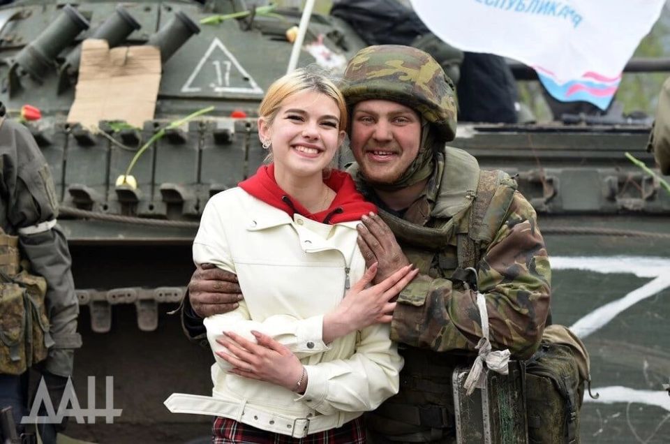 ГЛАЗА МАТЕРИ. Игорь Галактионов знал, что погибнет, но с пути не свернул Уж не знаю почему, но Игорь Галактионов (его имя и фамилию я узнал чуть позже), или просто Бабай, стал мои любимым штурмовиком «Сомали» из военной... ГЛАЗА МАТЕРИ. Игорь Галактионов знал, что погибнет, но с пути не свернул Уж не знаю почему, но Игорь Галактионов (его имя и фамилию я узнал чуть позже), или просто Бабай, стал мои любимым штурмовиком «Сомали» из военной...