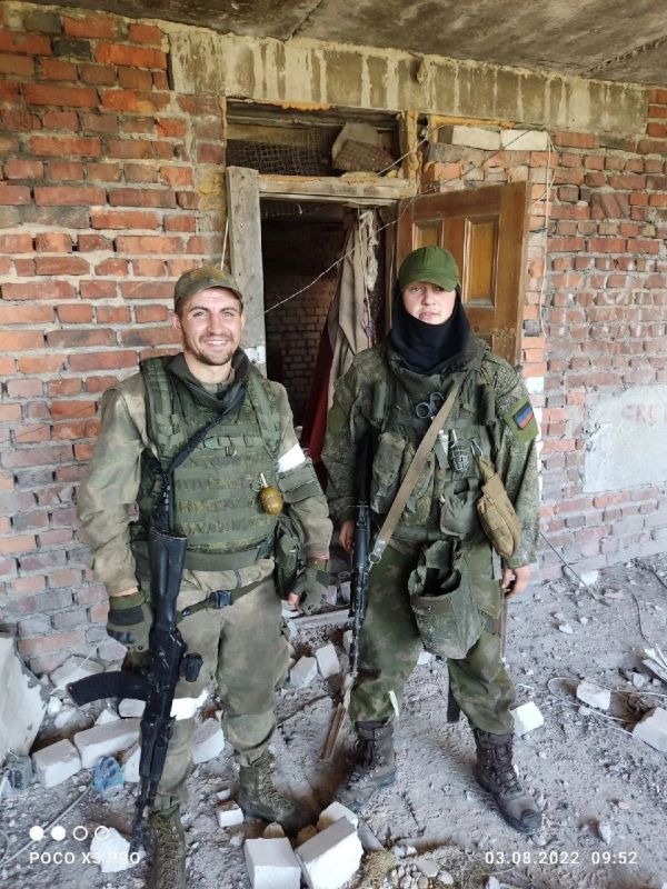 ГЛАЗА МАТЕРИ. Игорь Галактионов знал, что погибнет, но с пути не свернул Уж не знаю почему, но Игорь Галактионов (его имя и фамилию я узнал чуть позже), или просто Бабай, стал мои любимым штурмовиком «Сомали» из военной... ГЛАЗА МАТЕРИ. Игорь Галактионов знал, что погибнет, но с пути не свернул Уж не знаю почему, но Игорь Галактионов (его имя и фамилию я узнал чуть позже), или просто Бабай, стал мои любимым штурмовиком «Сомали» из военной...