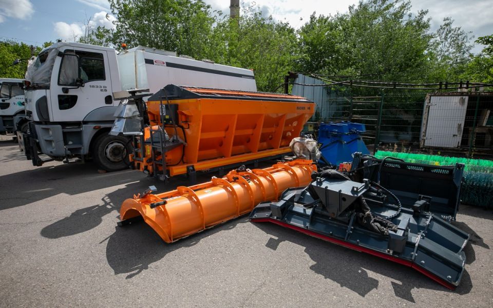 Ознакомился с материально-технической базой муниципального предприятия "Мариупольавтодор" Ознакомился с материально-технической базой муниципального предприятия "Мариупольавтодор"