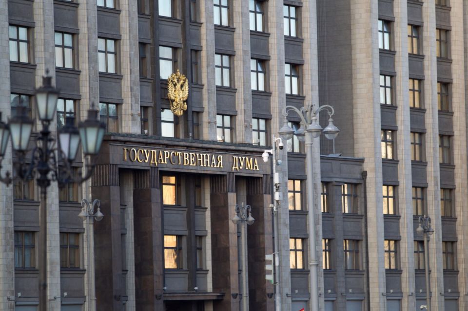 Защита русского языка, штрафы иноагентам и подростки без банковского счета — сегодня Госдума приняла ряд законопроектов