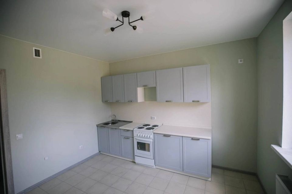 Глава Мариуполя Антон Кольцов осмотрел шесть новых компенсационных домов Глава Мариуполя Антон Кольцов осмотрел шесть новых компенсационных домов