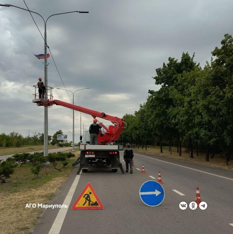 В двух районах города «Мариупольгорсвет» проверил работу 22 шкафов управления освещением