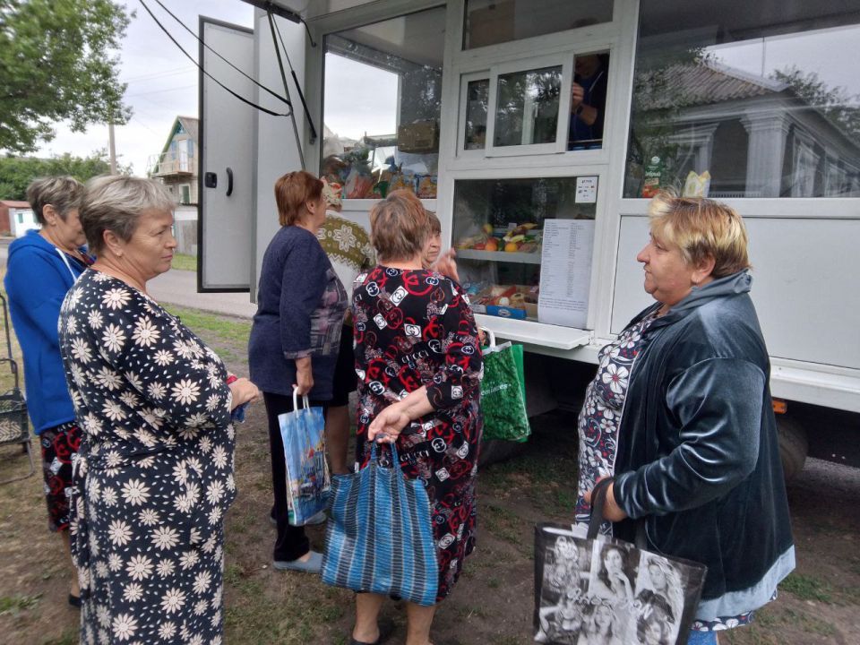 С 28 июня по 1 июля 2025 года осуществлена выездная торговля с использованием автомагазинов в населенных пунктах городских округов Донецк, Докучаевск, Горловка, Мариуполь, Харцызск, на территории г. Авдеевка, а также... С 28 июня по 1 июля 2025 года осуществлена выездная торговля с использованием автомагазинов в населенных пунктах городских округов Донецк, Докучаевск, Горловка, Мариуполь, Харцызск, на территории г. Авдеевка, а также...