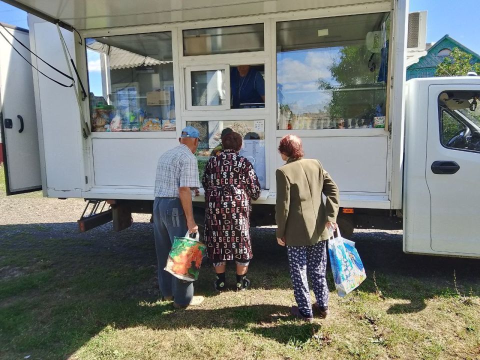 С 28 июня по 1 июля 2025 года осуществлена выездная торговля с использованием автомагазинов в населенных пунктах городских округов Донецк, Докучаевск, Горловка, Мариуполь, Харцызск, на территории г. Авдеевка, а также... С 28 июня по 1 июля 2025 года осуществлена выездная торговля с использованием автомагазинов в населенных пунктах городских округов Донецк, Докучаевск, Горловка, Мариуполь, Харцызск, на территории г. Авдеевка, а также...