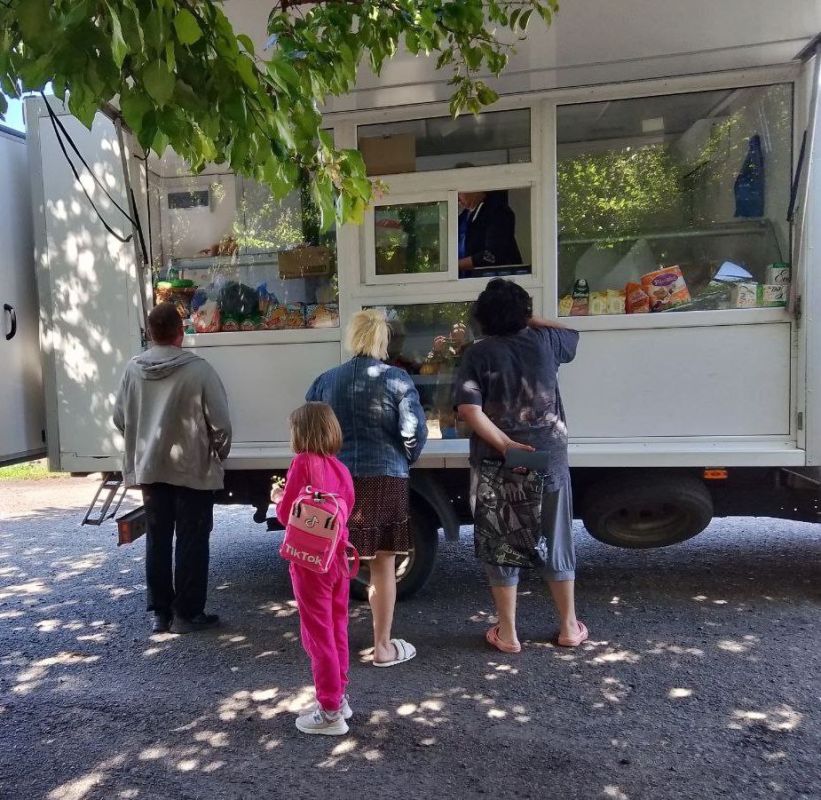 С 28 июня по 1 июля 2025 года осуществлена выездная торговля с использованием автомагазинов в населенных пунктах городских округов Донецк, Докучаевск, Горловка, Мариуполь, Харцызск, на территории г. Авдеевка, а также... С 28 июня по 1 июля 2025 года осуществлена выездная торговля с использованием автомагазинов в населенных пунктах городских округов Донецк, Докучаевск, Горловка, Мариуполь, Харцызск, на территории г. Авдеевка, а также...