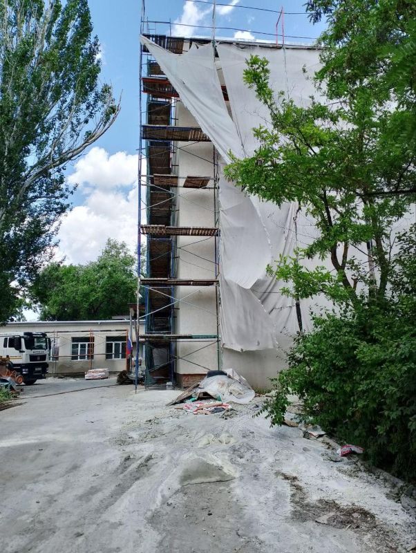 Восстановление машиностроительного лицея №4 на улице Макара Мазая в г. Мариуполе Восстановление машиностроительного лицея №4 на улице Макара Мазая в г. Мариуполе