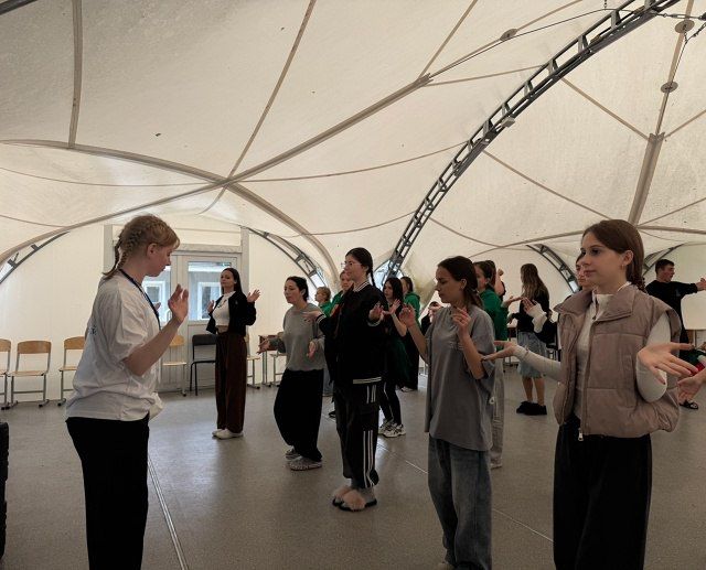 «Дружба без границ»: Культурный центр «Троицкий» подарил праздник детям из Мариуполя в лагере «Дружных» «Дружба без границ»: Культурный центр «Троицкий» подарил праздник детям из Мариуполя в лагере «Дружных»