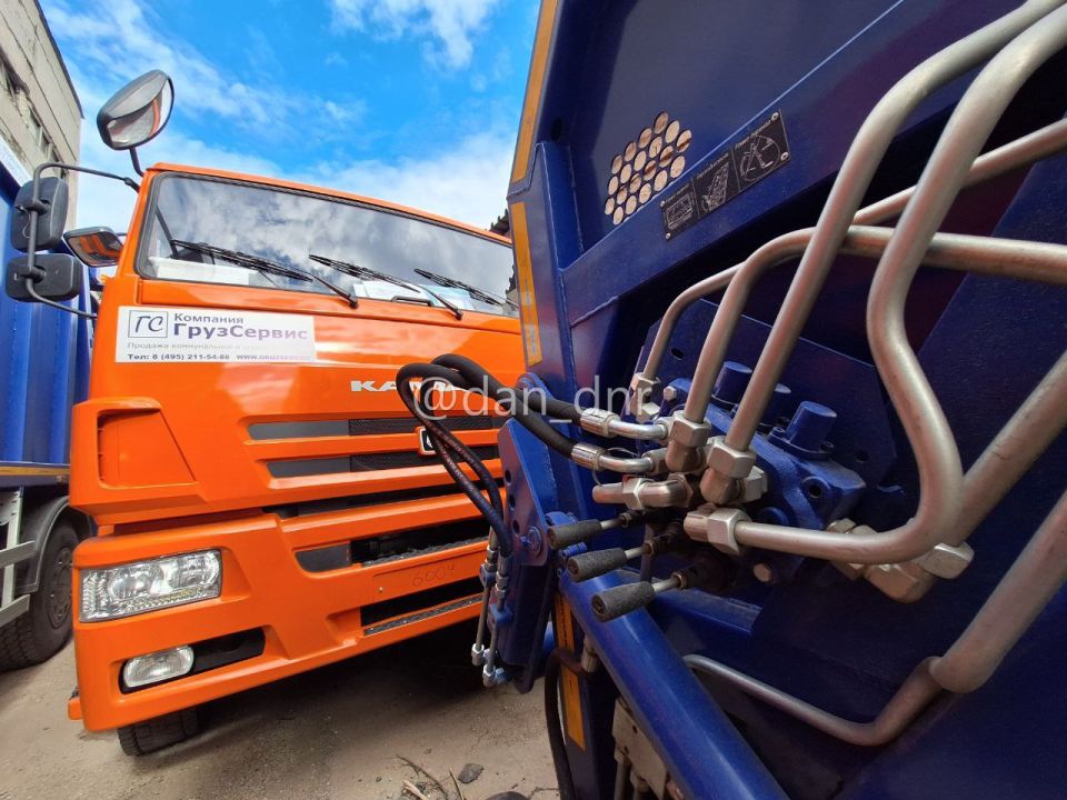 В ДНР поступила первая в этом году партия новых мусоровозов В ДНР поступила первая в этом году партия новых мусоровозов