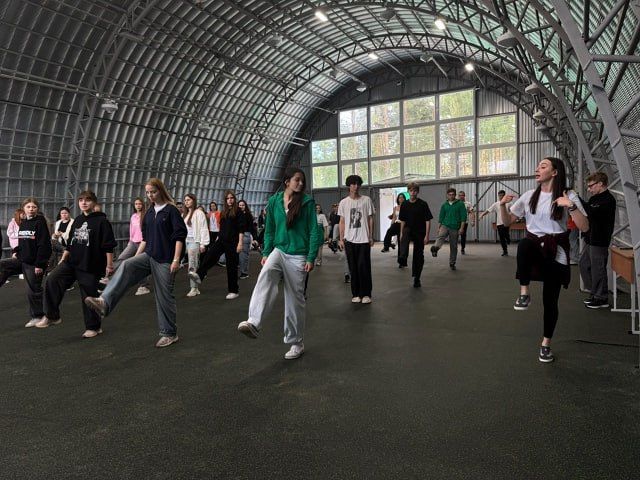 «Дружба без границ»: Культурный центр «Троицкий» подарил праздник детям из Мариуполя в лагере «Дружных» «Дружба без границ»: Культурный центр «Троицкий» подарил праздник детям из Мариуполя в лагере «Дружных»