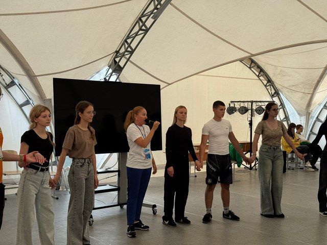 «Дружба без границ»: Культурный центр «Троицкий» подарил праздник детям из Мариуполя в лагере «Дружных» «Дружба без границ»: Культурный центр «Троицкий» подарил праздник детям из Мариуполя в лагере «Дружных»