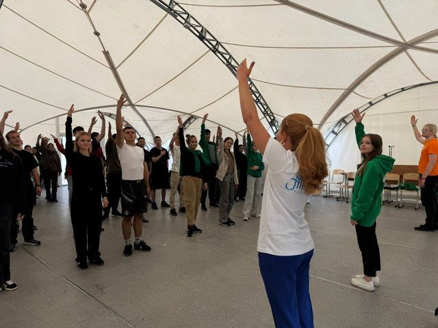 «Дружба без границ»: Культурный центр «Троицкий» подарил праздник детям из Мариуполя в лагере «Дружных» «Дружба без границ»: Культурный центр «Троицкий» подарил праздник детям из Мариуполя в лагере «Дружных»