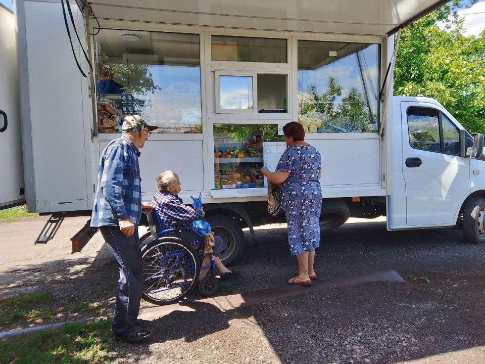 С 2 по 4 июля 2025 года осуществлена выездная торговля с использованием автомагазинов в населенных пунктах городских округов Донецк, Докучаевск, Горловка, Мариуполь, Харцызск, на территории г. Авдеевка, а также... С 2 по 4 июля 2025 года осуществлена выездная торговля с использованием автомагазинов в населенных пунктах городских округов Донецк, Докучаевск, Горловка, Мариуполь, Харцызск, на территории г. Авдеевка, а также...