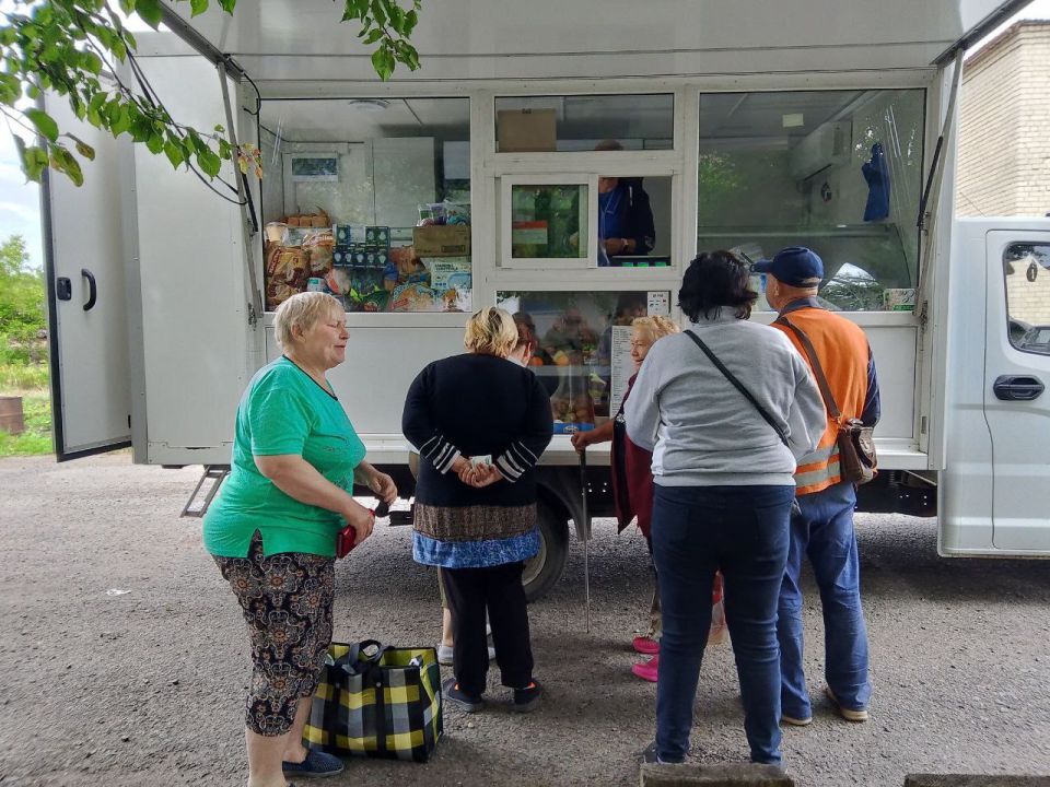 С 2 по 4 июля 2025 года осуществлена выездная торговля с использованием автомагазинов в населенных пунктах городских округов Донецк, Докучаевск, Горловка, Мариуполь, Харцызск, на территории г. Авдеевка, а также... С 2 по 4 июля 2025 года осуществлена выездная торговля с использованием автомагазинов в населенных пунктах городских округов Донецк, Докучаевск, Горловка, Мариуполь, Харцызск, на территории г. Авдеевка, а также...