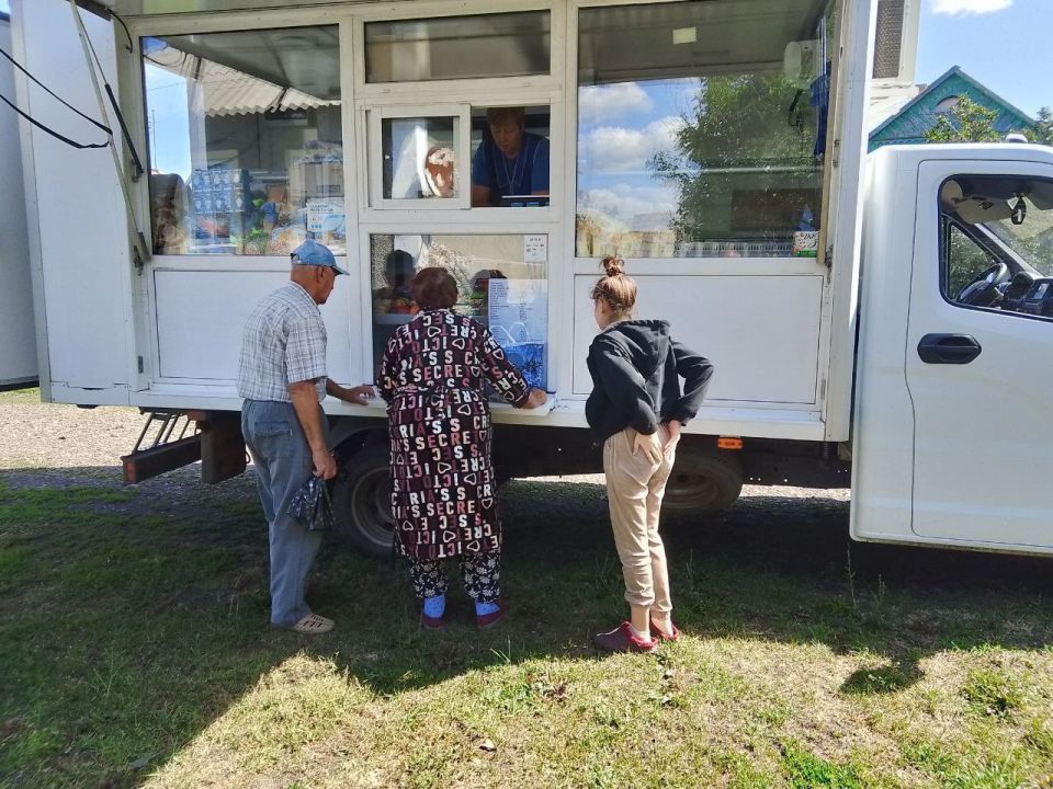 С 2 по 4 июля 2025 года осуществлена выездная торговля с использованием автомагазинов в населенных пунктах городских округов Донецк, Докучаевск, Горловка, Мариуполь, Харцызск, на территории г. Авдеевка, а также... С 2 по 4 июля 2025 года осуществлена выездная торговля с использованием автомагазинов в населенных пунктах городских округов Донецк, Докучаевск, Горловка, Мариуполь, Харцызск, на территории г. Авдеевка, а также...