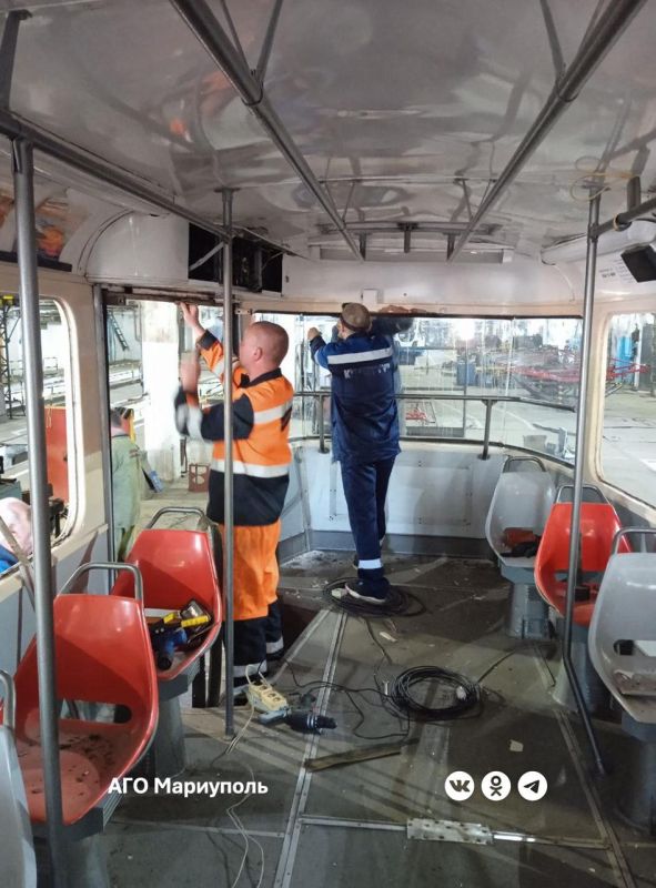 В Мариуполе ежедневно выходят на линию 13 трамвайных вагонов В Мариуполе ежедневно выходят на линию 13 трамвайных вагонов