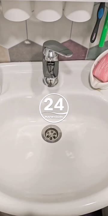 ПИШУТ ЧИТАТЕЛИ. Наша подписчица Елена прислала в наш чат-бот жалобу на отсутствие воды в микрорайоне "Невский"