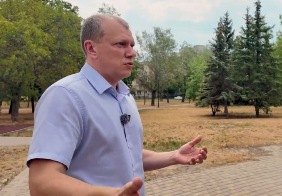 Сегодня глава Мариуполя Антон Кольцов провел первый прямой эфир, в ходе которого прокомментировал самые острые вопросы