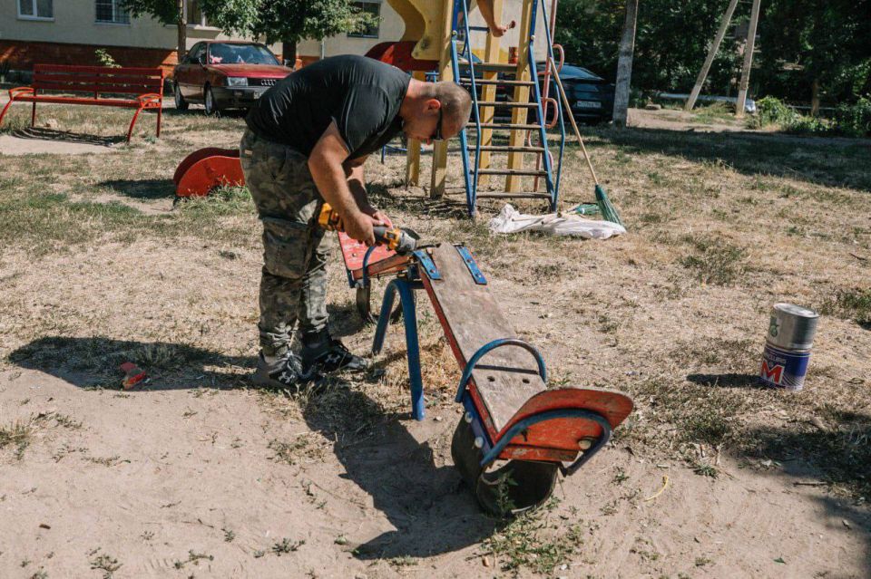 Порядка 1200 человек приняли участие в общегородском субботнике в Мариуполе Порядка 1200 человек приняли участие в общегородском субботнике в Мариуполе