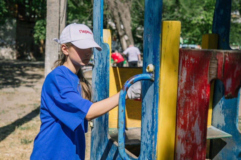 Порядка 1200 человек приняли участие в общегородском субботнике в Мариуполе