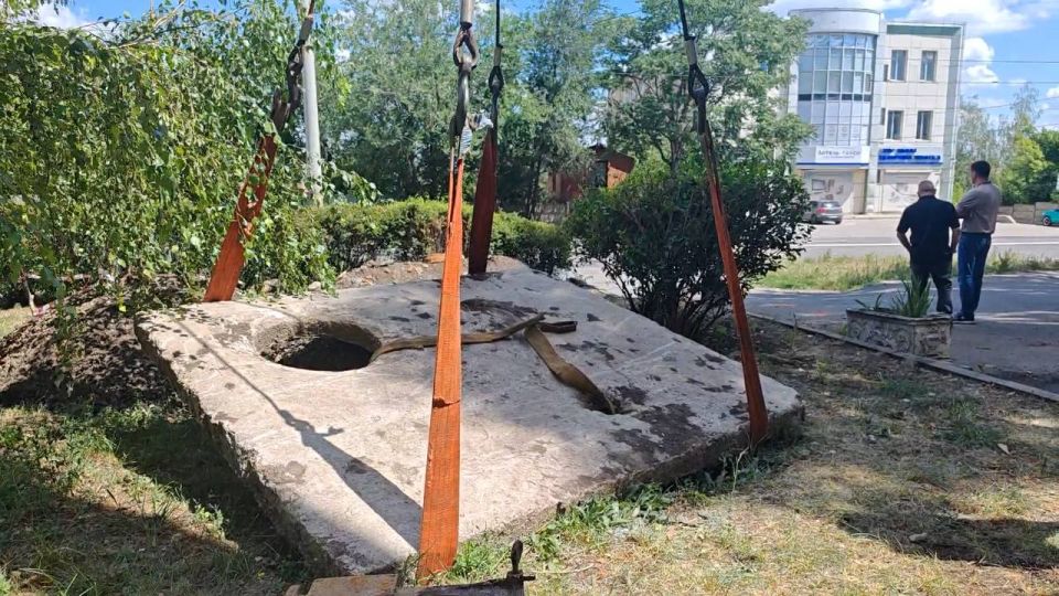 В Киевском районе Донецка восстановили водоснабжение квартала ВГСЧ, где проживают полторы тысячи человек В Киевском районе Донецка восстановили водоснабжение квартала ВГСЧ, где проживают полторы тысячи человек