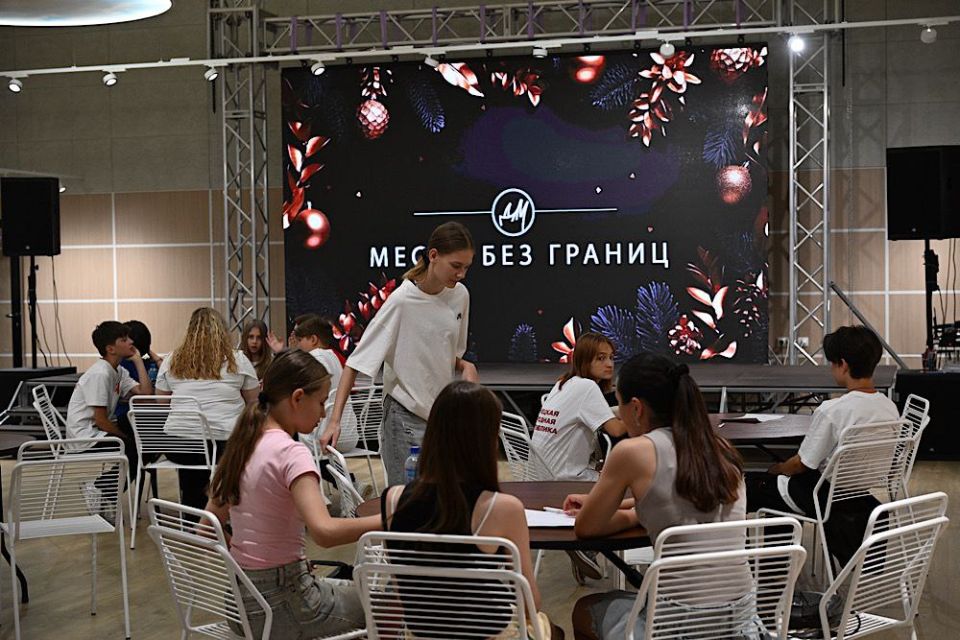 Денис Пушилин: Молодежный центр в Волновахе может стать образцом при строительстве таких объектов в малых городах по всей стране Денис Пушилин: Молодежный центр в Волновахе может стать образцом при строительстве таких объектов в малых городах по всей стране