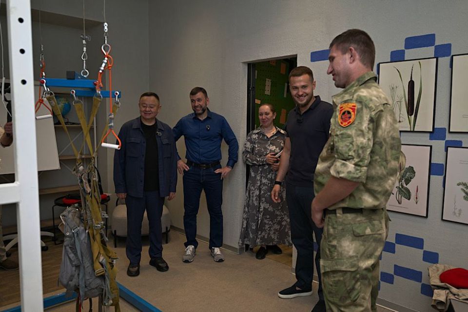 Денис Пушилин: Молодежный центр в Волновахе может стать образцом при строительстве таких объектов в малых городах по всей стране Денис Пушилин: Молодежный центр в Волновахе может стать образцом при строительстве таких объектов в малых городах по всей стране