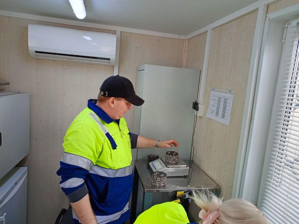 Федеральное дорожное агентство следит за выполнением дорожных работ в ДНР Федеральное дорожное агентство следит за выполнением дорожных работ в ДНР