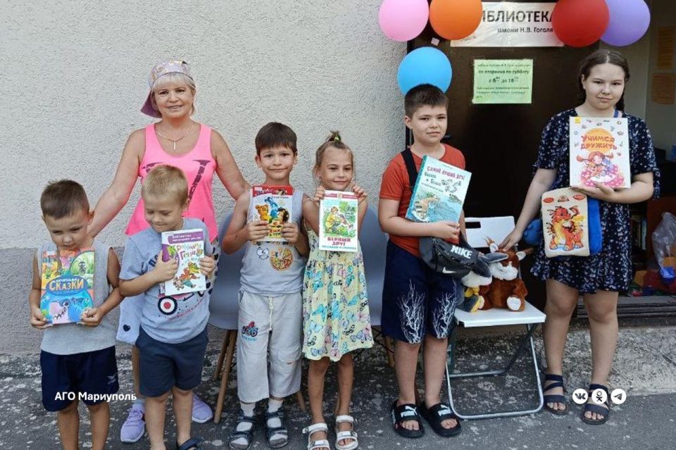 Юные жители левобережья весело отметили Всемирный день дружбы