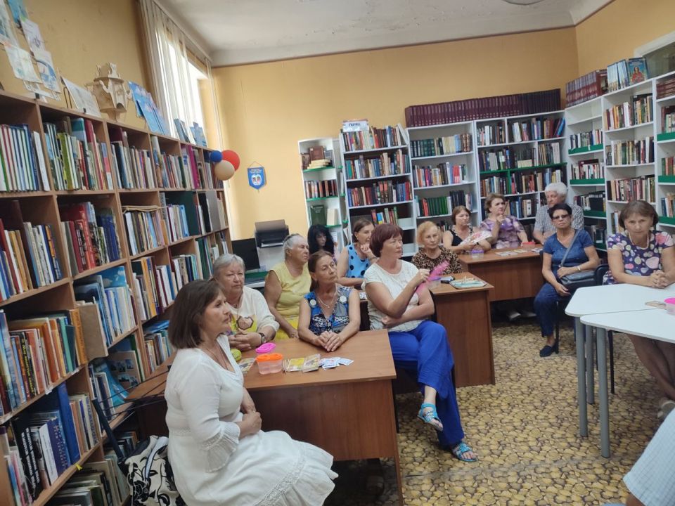 Встреча с жителями Приморского района Мариуполя Встреча с жителями Приморского района Мариуполя